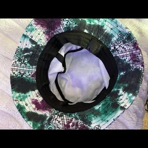 Bandanna style bucket hat more for teen size